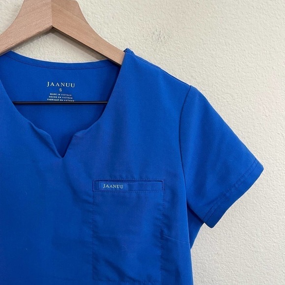 Jaanuu Women's 3-Pocket Split Crewneck Short Sleeve Scrub Top Royal Blue Small - Picture 3 of 8